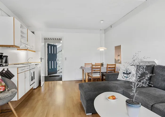 1 Bedroom Gorgeous In アパート